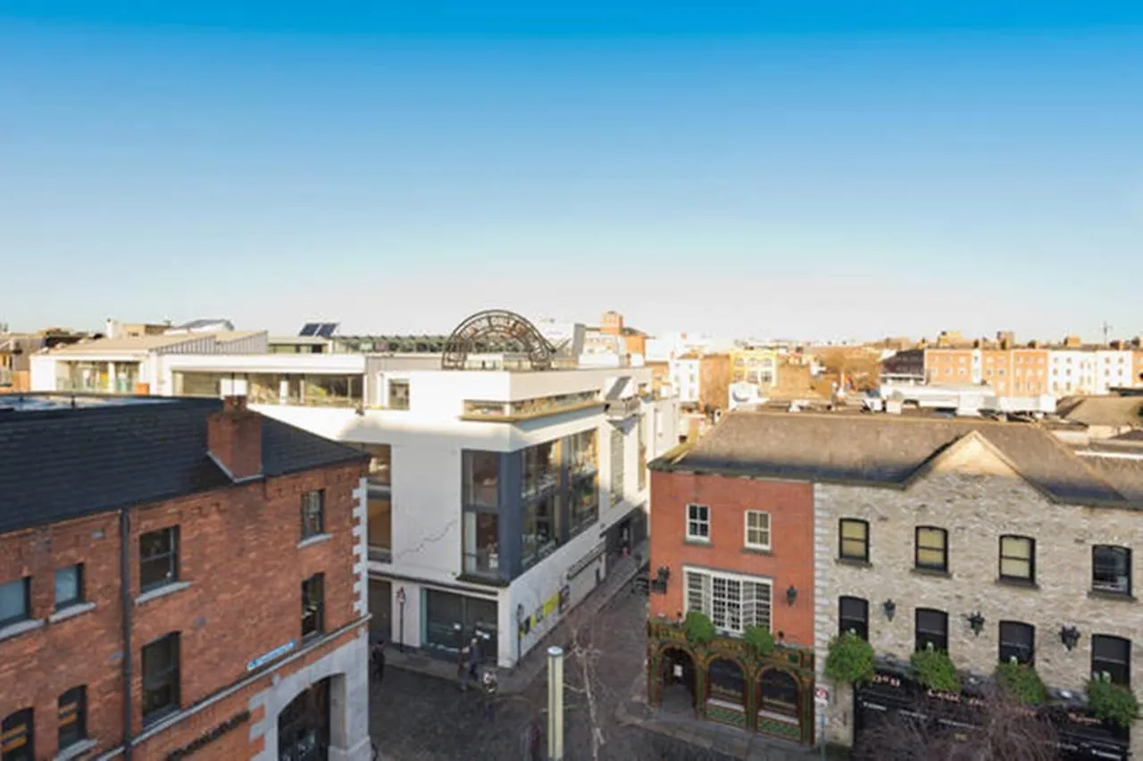 Stylish Soundproof Temple Bar Square Apartment Dublin 0*,