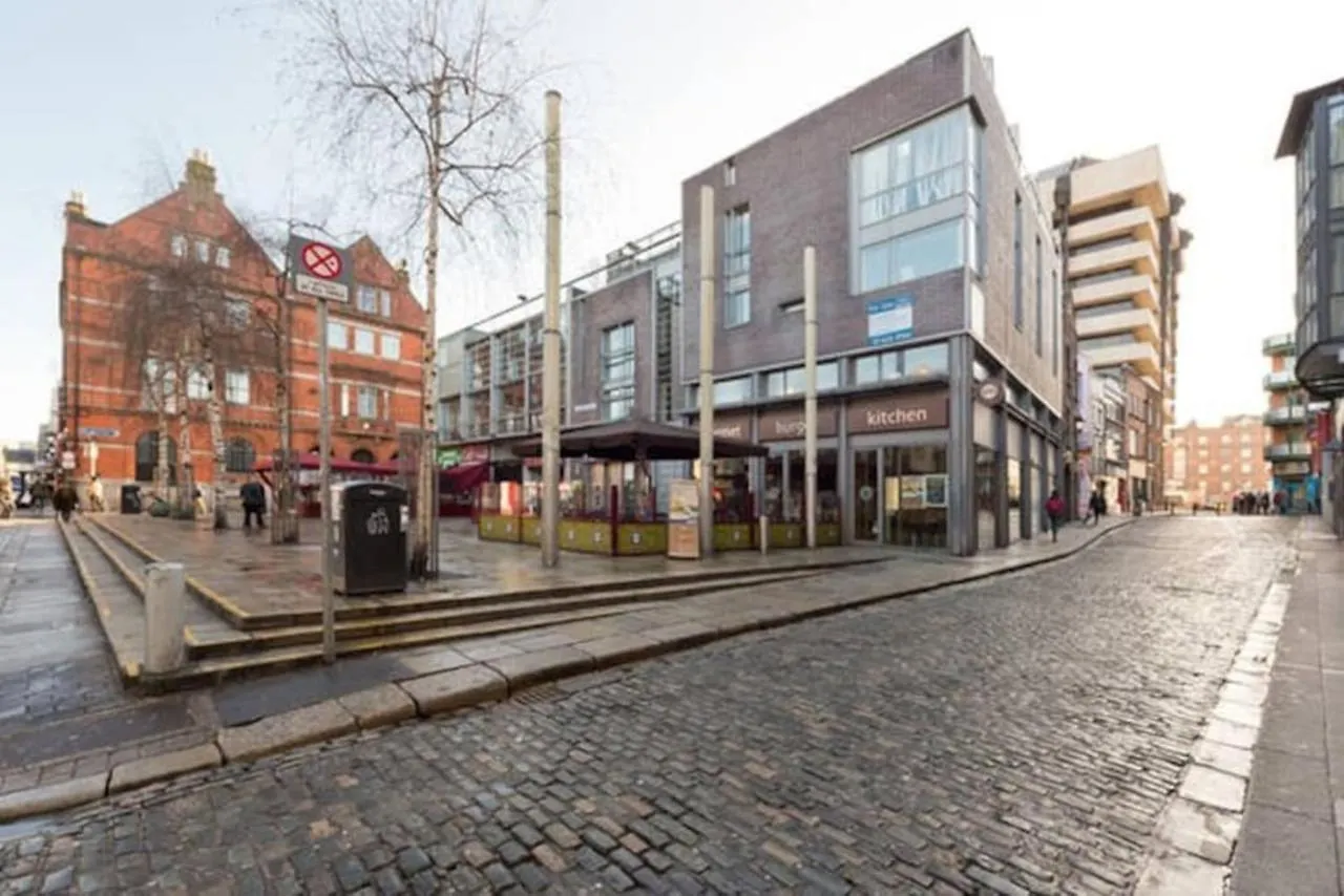 Stylish Soundproof Temple Bar Square Apartment Dublin