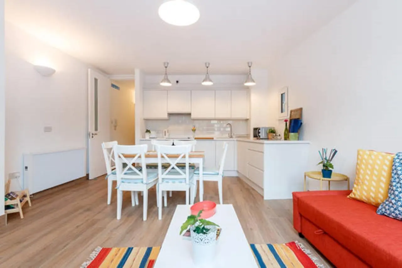 Stylish Soundproof Temple Bar Square Apartment Dublin Ireland